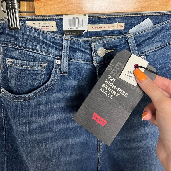 Levis 721 HIGH RISE EMBROIDERD ANKLE SKINNY WOMEN'S JEANS 26 - Picture 3 of 7